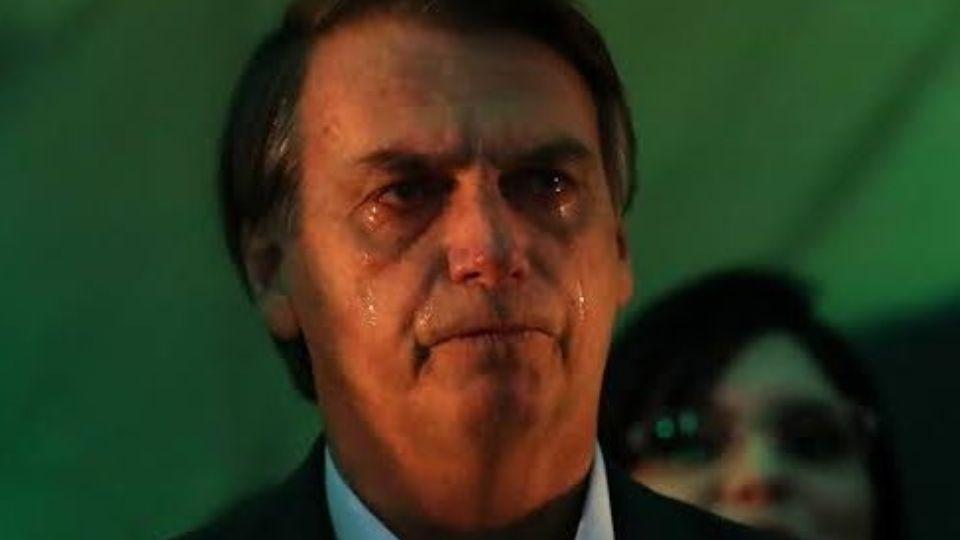 Bolsonaro se emociona em prisão domiciliar e diz: “Minha vida já acabou”
