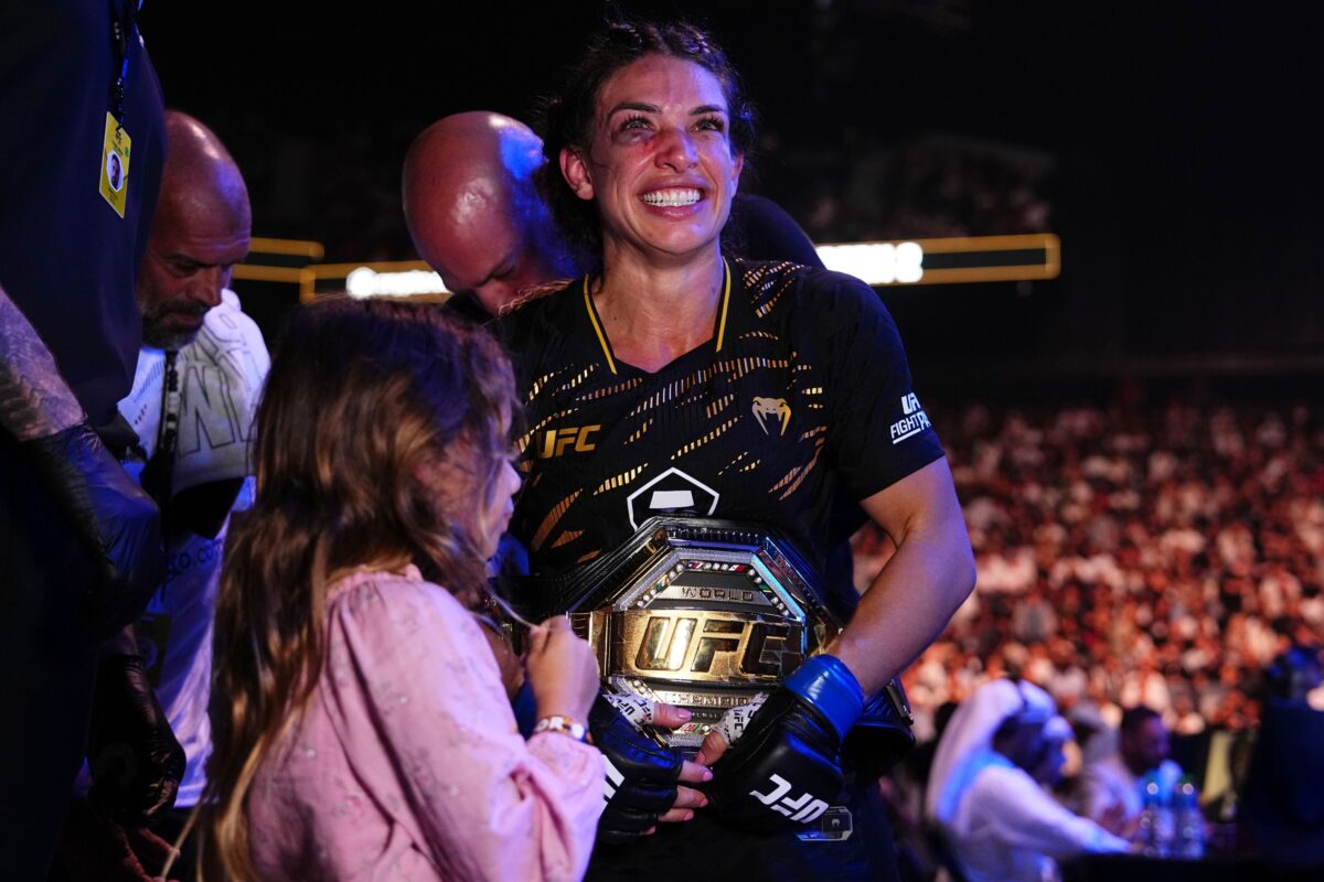 Brasileira recém-campeã do UFC já tem futura disputa à vista
