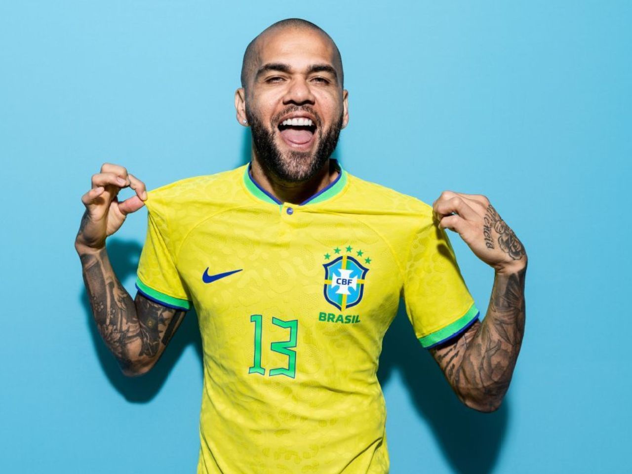 Daniel Alves volta a viralizar pregando em igreja na Espanha