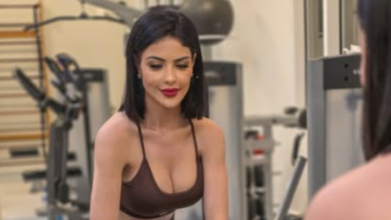 Influenciadora envia ‘nudes’ para a pessoa errada e fotos vazam na internet