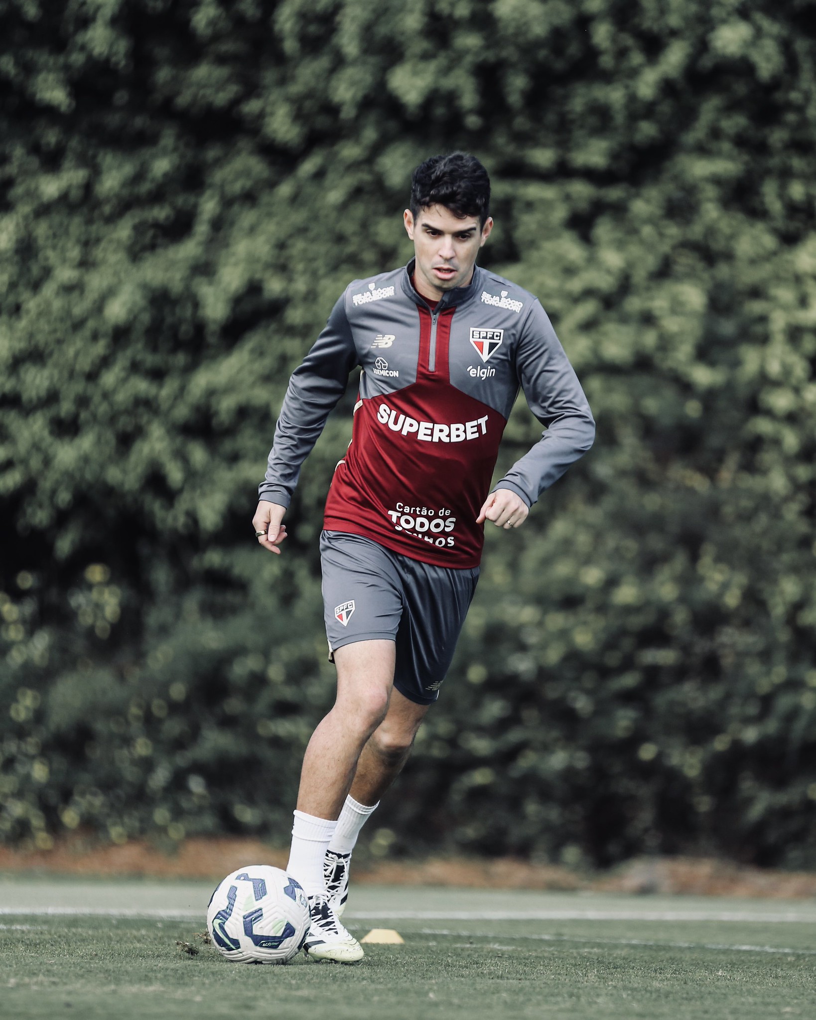 Jogador do São Paulo se pronuncia pela 1ª vez após sofrer problema cardíaco