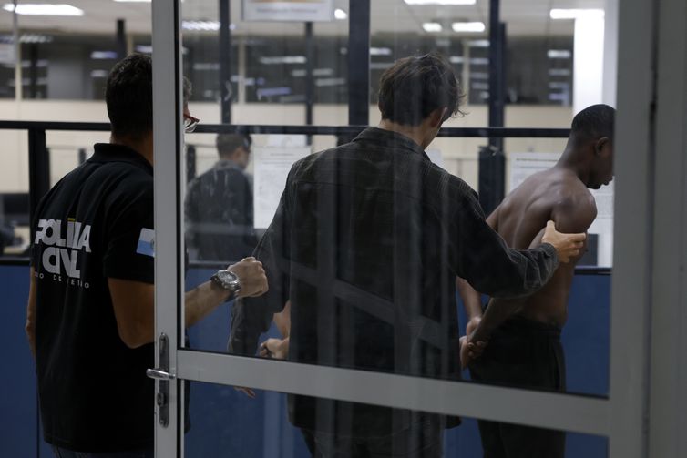 Pesquisa aponta que maioria de envolvidos gostaria de sair do tráfico