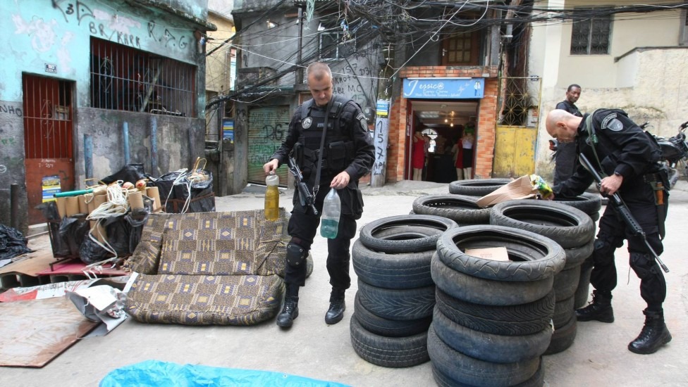 Veja como funciona o “micro-ondas”, método de tortura tradicional do CV