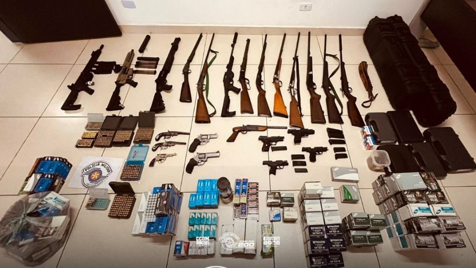 Polícia Militar apreende arsenal com submetralhadoras e mais de 12 mil munições em Sumaré/SP