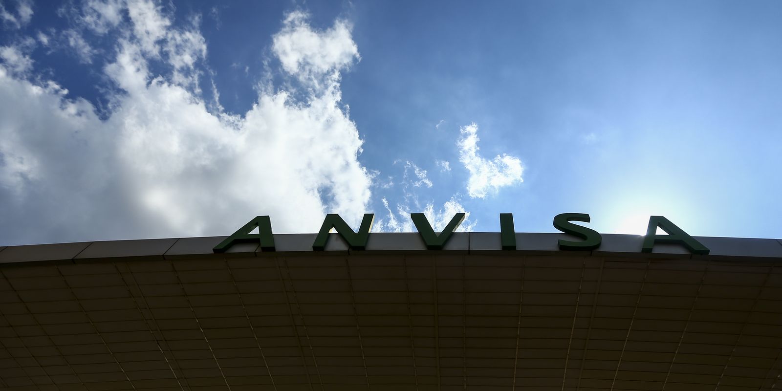 Anvisa e Inmetro fiscalizam produtos carnavalescos no DF e na Bahia