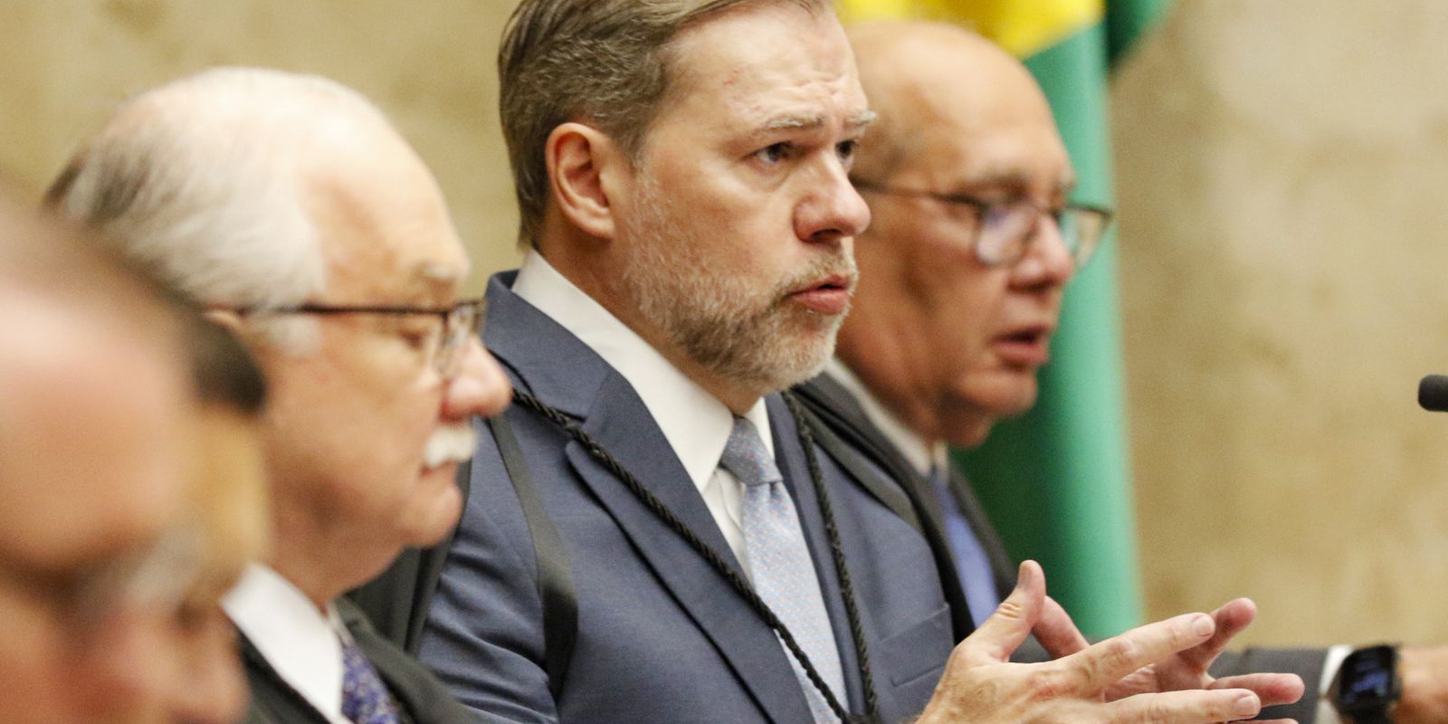 Fachin encerra processo que questionava imparcialidade de Toffoli no caso Master