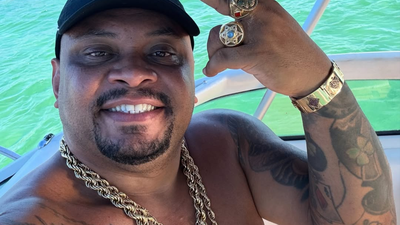 Influenciador digital é assaltado e registra ação criminosa em Cabo Frio