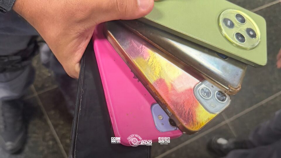 Polícia Militar detém cinco adolescentes por roubo de celulares em bloco de Carnaval no Ibirapuera