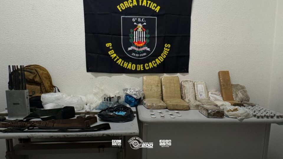 Polícia Militar apreende mais de 20 kg de entorpecentes no Morro São Bento, em Santos
