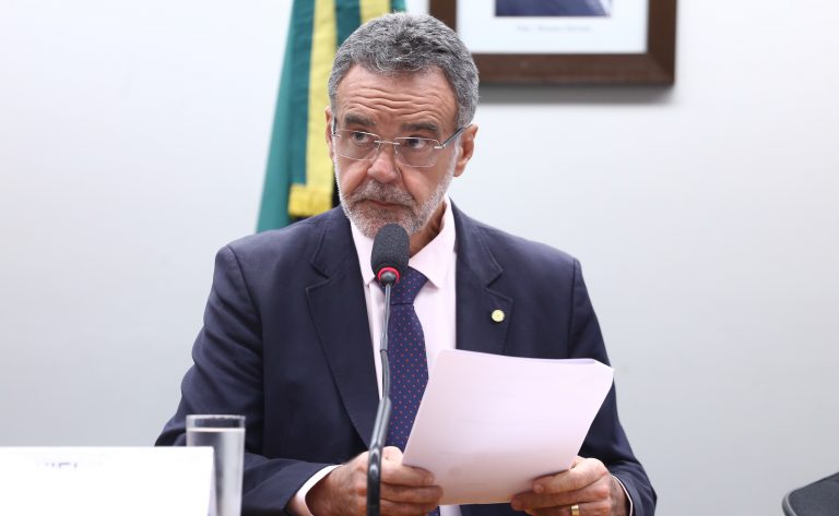 Projeto de lei define critérios para propostas de saque do FGTS