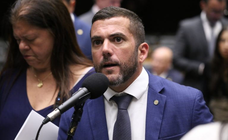 Proposta sugere redução de despesas para equilibrar renúncias fiscais