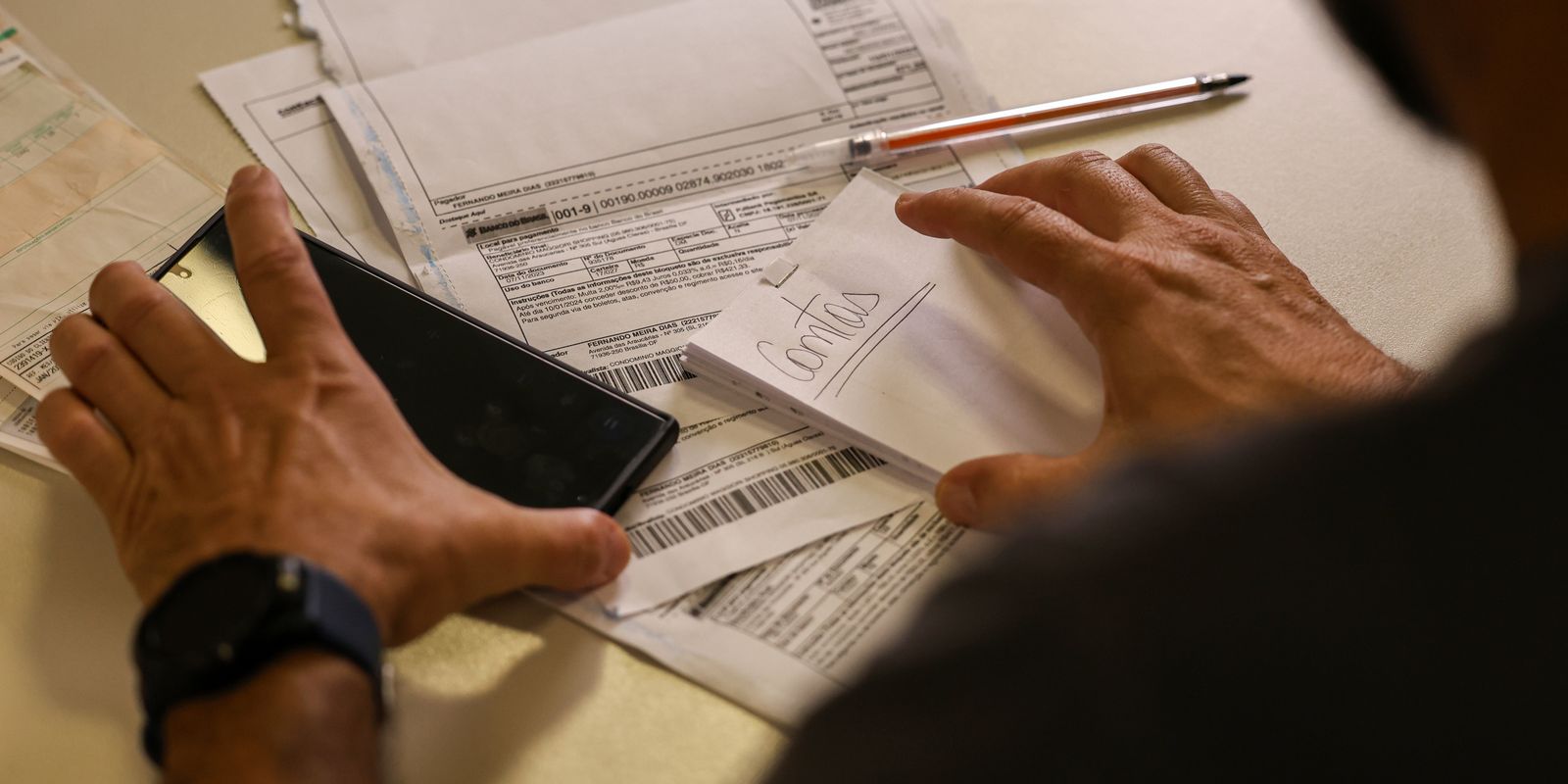 Novo salário mínimo de R$ 1.621 começa a ser pago nesta segunda-feira