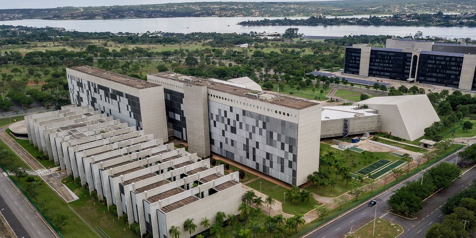 STJ inicia sindicância contra ministro por acusação de importunação sexual