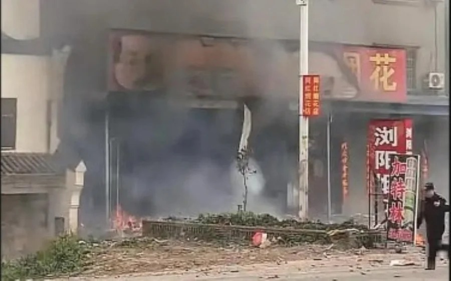 Explosão em loja de fogos de artifício na China deixa 12 mortos
