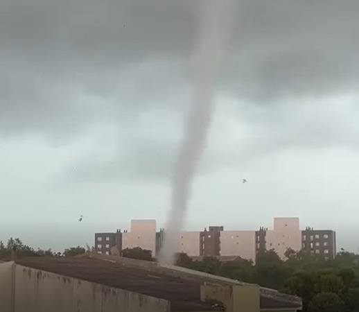 Tornado em Pelotas, Rio Grande do Sul, é registrado em vídeo