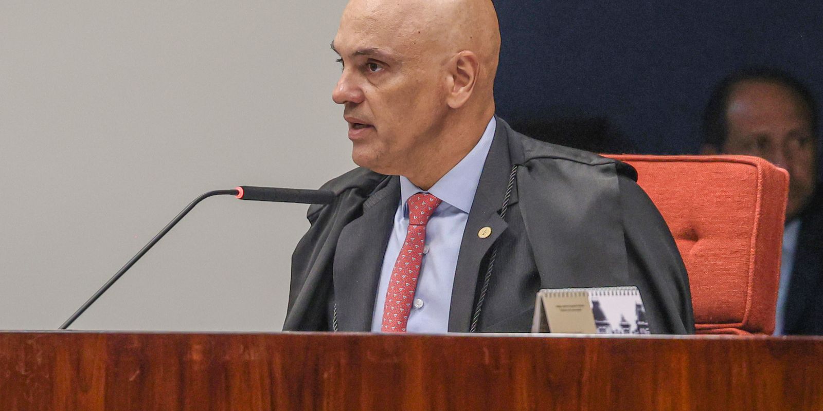 Alexandre de Moraes refuta alegações sobre uso de jatos de banqueiro