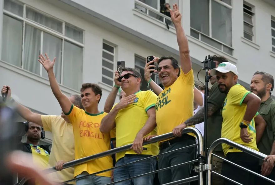 Manifestações bolsonaristas ocorrem em diversas cidades neste domingo (1º)