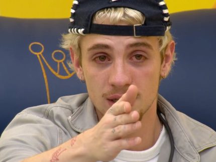BBB26: Juliano Floss vai às lágrimas e ameaça desistência após discussão com Samira