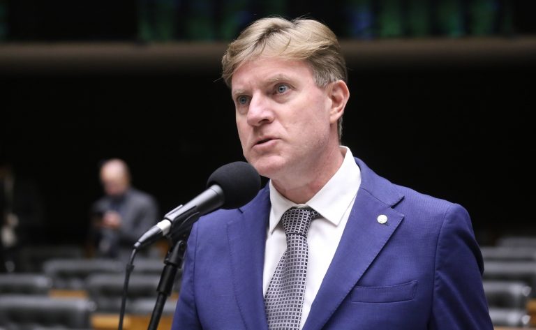 Deputados aprovam proposta para assistência a familiares de vítimas de acidentes aéreos
