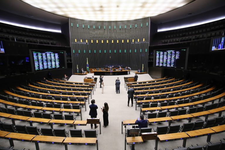 Câmara dos Deputados acelera tramitação de três projetos de lei