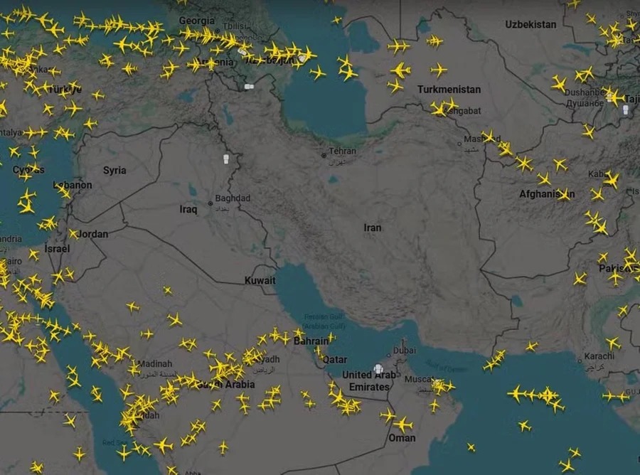 Escalada de conflitos no Oriente Médio causa cancelamento de quase 3 mil voos