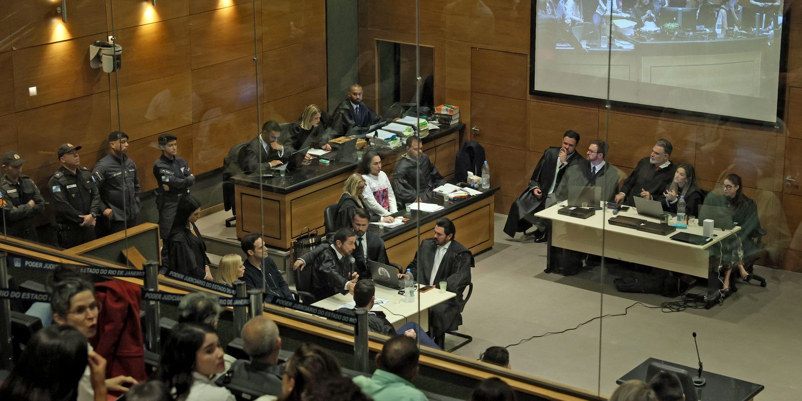 Monique Medeiros, ré no caso Henry Borel, é demitida da prefeitura do Rio