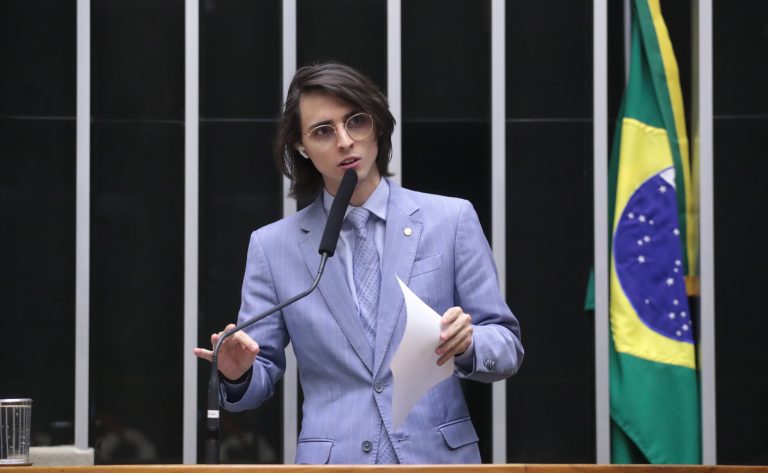 Comissão de saúde aprova acesso a tecnologias assistivas via SUS para pessoas com deficiência