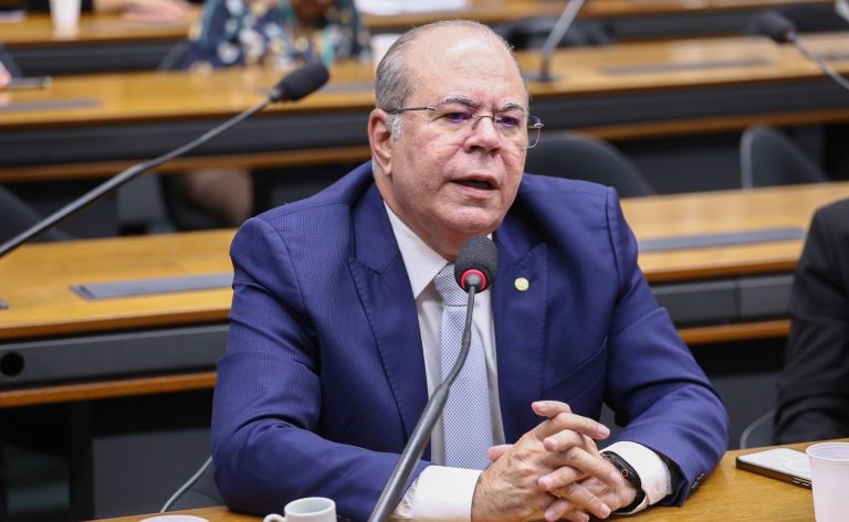 Comissão aprova exigência de divulgação de dados sobre água e esgoto
