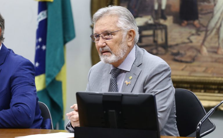 Câmara avança com projeto que endurece punição para agressores de mulheres