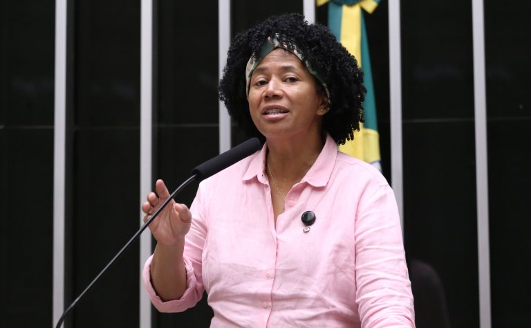 Comissão de saúde aprova cadastro nacional no SUS para mulheres em situação de vulnerabilidade com risco de câncer