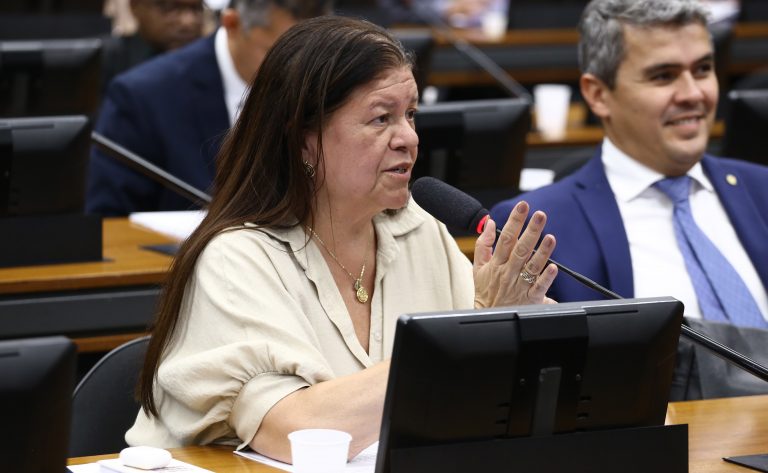 Comissão da Câmara aprova punição para quem prejudicar andamento de processos em casos de violência doméstica