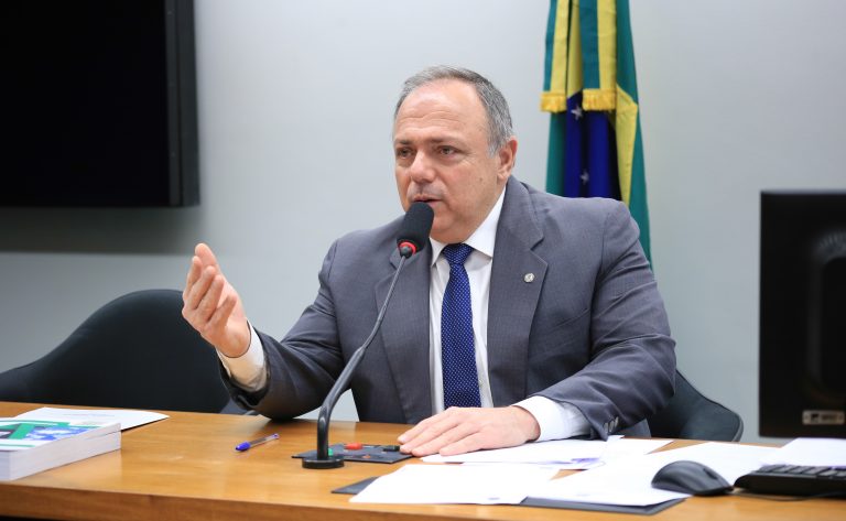 Câmara dos Deputados aprova protocolo para agilizar socorro telefônico em casos de engasgo