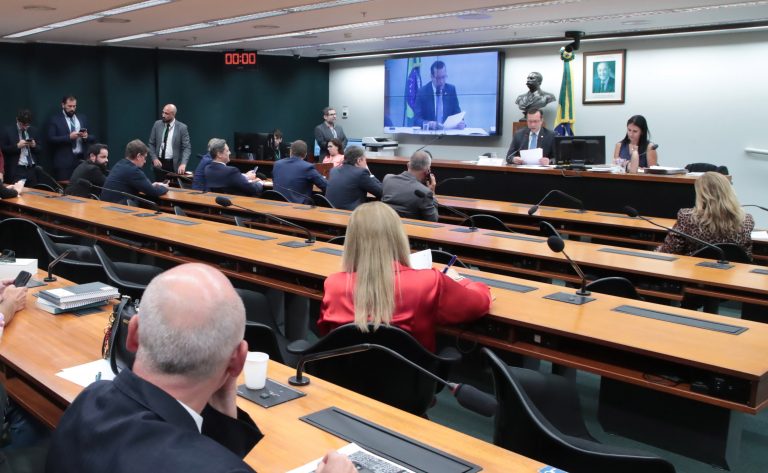 Comissão convoca Mauro Vieira para esclarecimentos sobre política externa e Oriente Médio