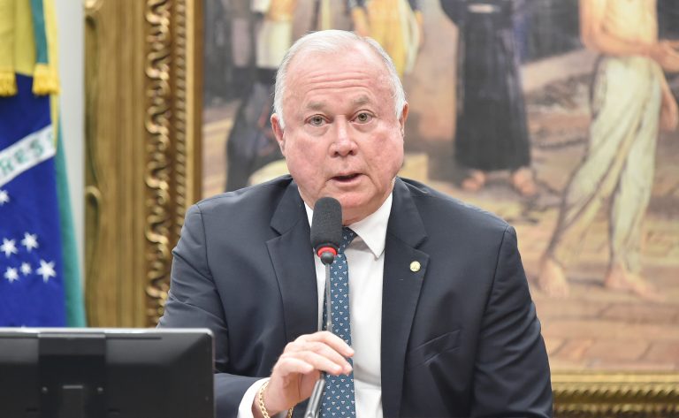 Comissão de Constituição e Justiça debate fim da escala 6x1 e redução da jornada de trabalho