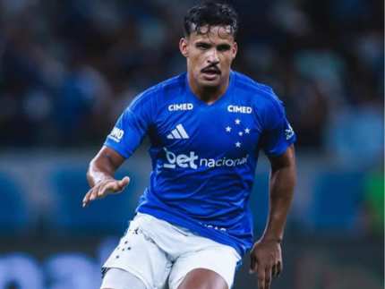 Kaiki, do Cruzeiro, é convocado de última hora para a seleção brasileira após lesão de Alex Sandro