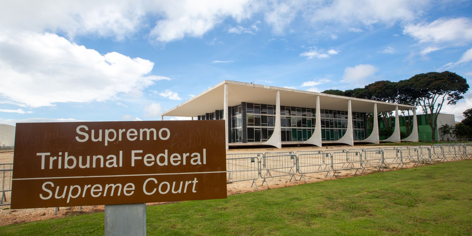 STF autoriza verbas extras acima do teto salarial em até 70%