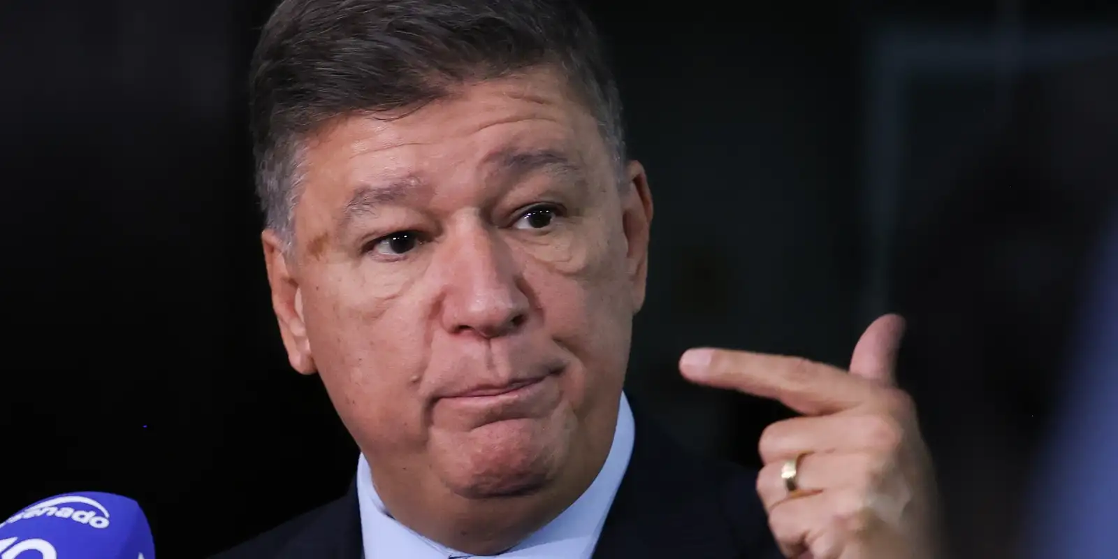Ministro Flávio Dino estabelece prazo para senador sobre repasse de emendas à Lagoinha