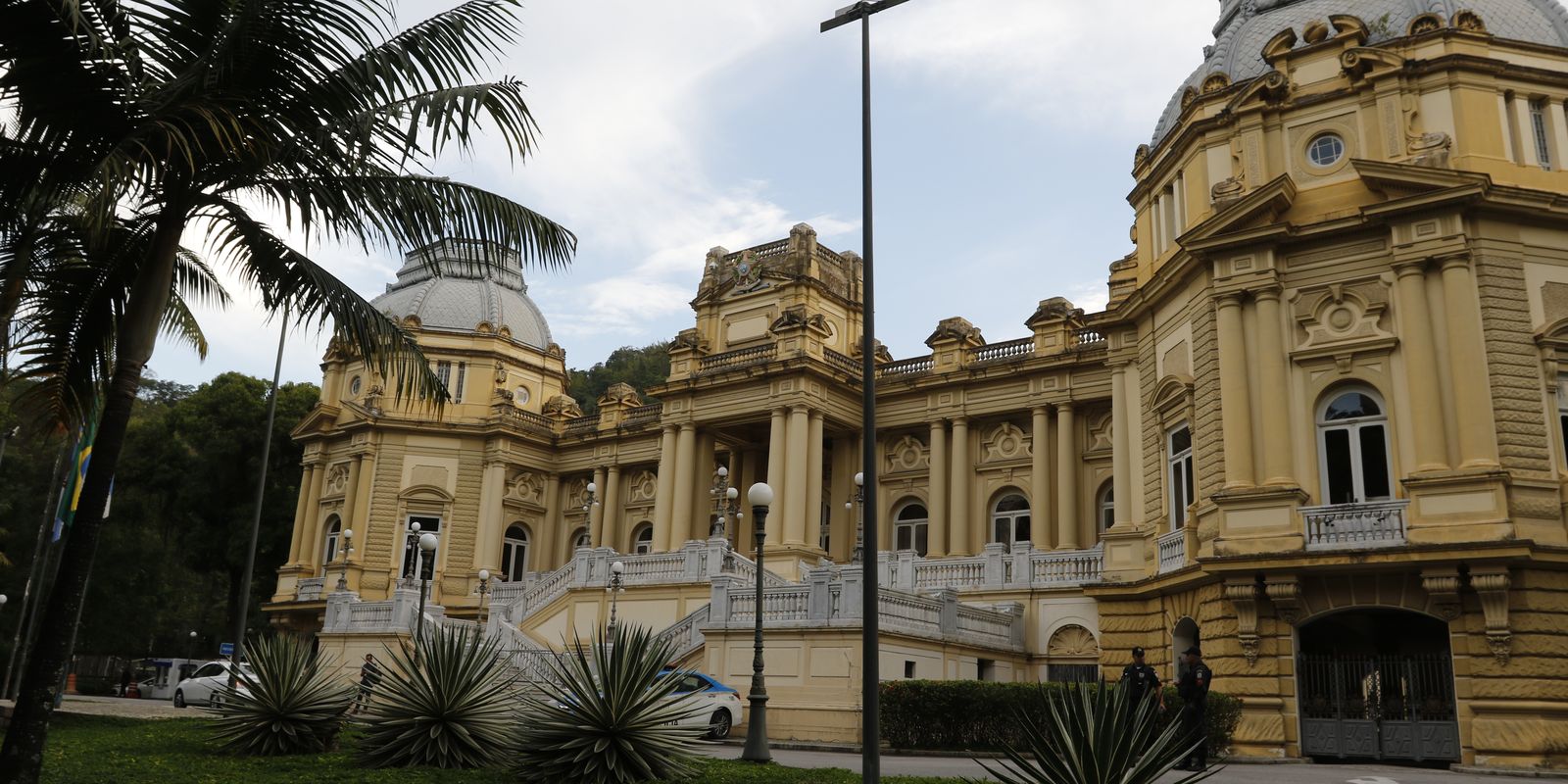 Entenda a renúncia de Claudio Castro e o cenário político no Rio de Janeiro