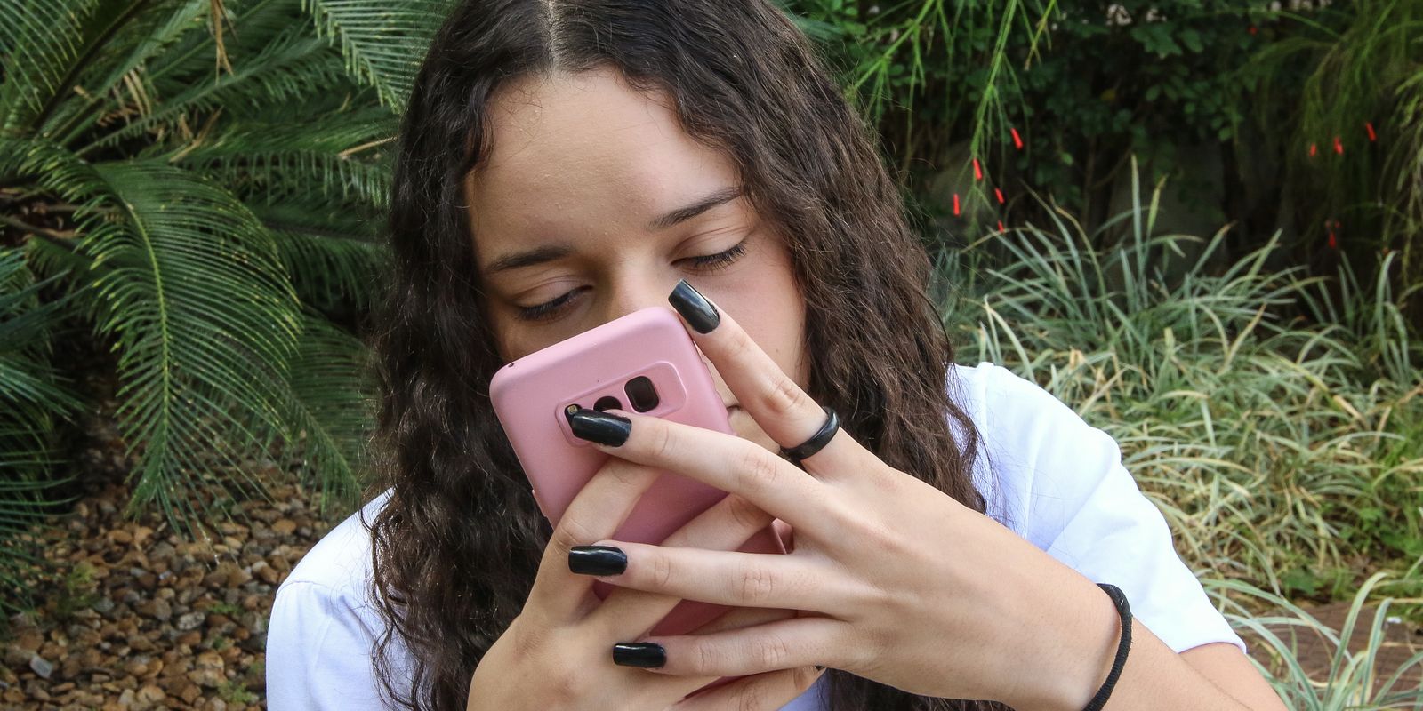 Manual oferece diretrizes para tratar violência de gênero no ambiente digital