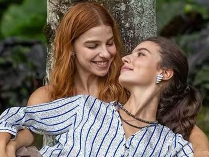 Um olhar que gera apreensão: Lorena e Juquinha são observadas por desconhecido em 