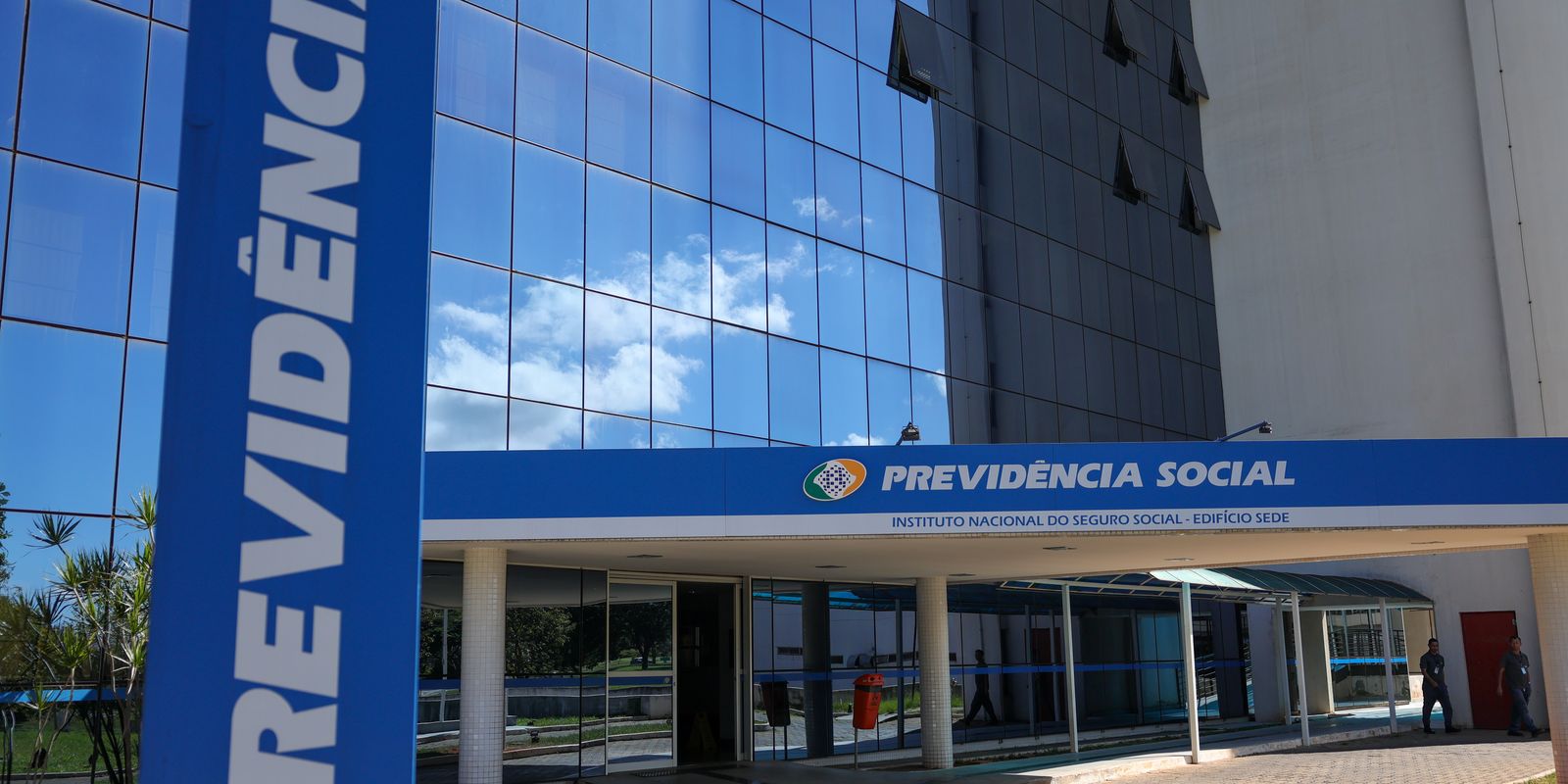 INSS suspende novas operações de crédito consignado do C6 Consig para aposentados