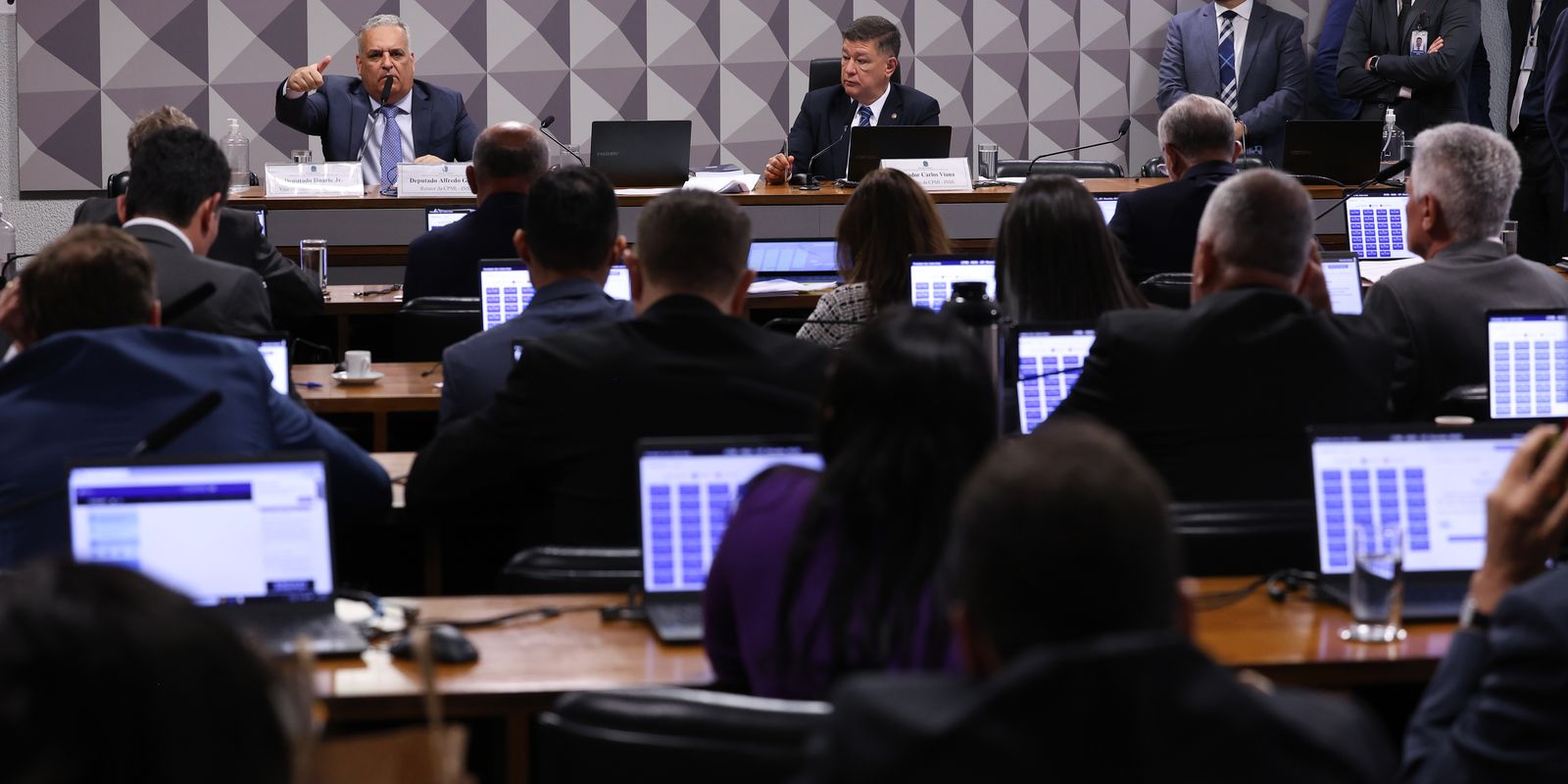 Mendonça impede CPMI do INSS de acessar dados confidenciais de Vorcaro