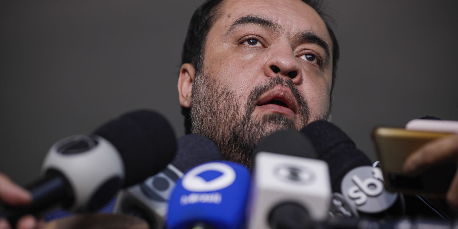 Ministro suspende julgamento que pode resultar na cassação do governador do Rio