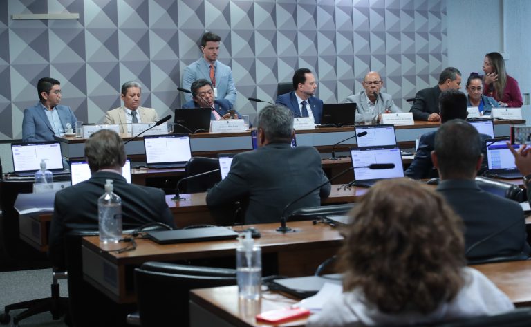 Pescadores exigem fim de entrevistas e burocracia digital para seguro-defeso