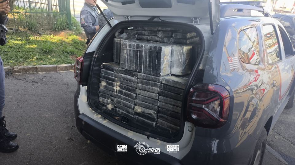 Polícia Militar encontra 240 kg de cocaína em veículo abandonado na zona norte de São Paulo