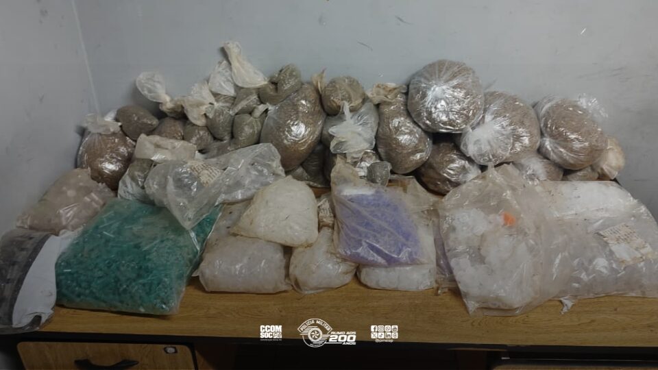 Polícia Militar localiza grande quantidade de drogas em tonéis enterrados na zona norte da capital paulista