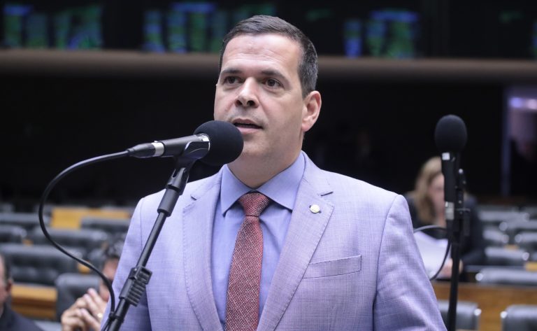 Projeto de lei busca definir limites para atuação de leiloeiros na venda de imóveis