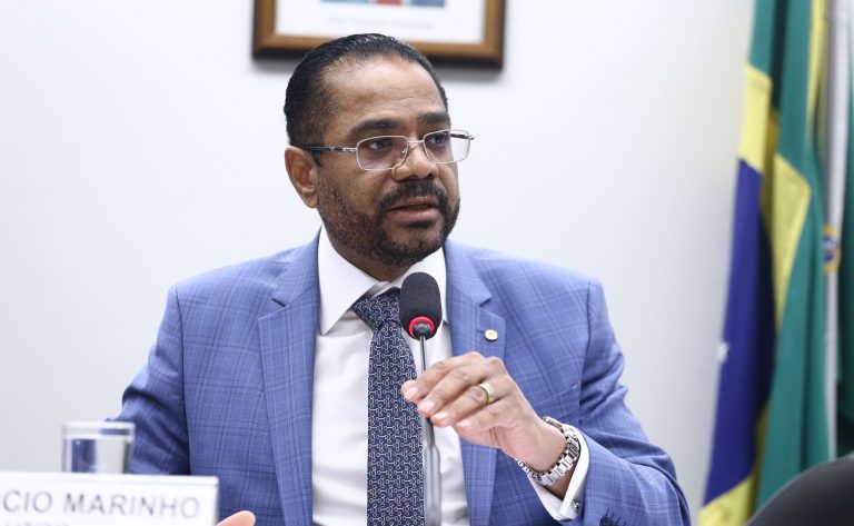 Projeto de lei define 15 dias para resposta de empresas a queixas de consumidores