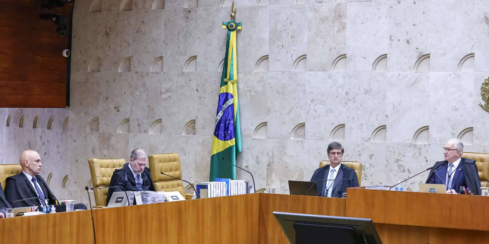 Dino: 'Sem o STF, a situação seria muito pior'