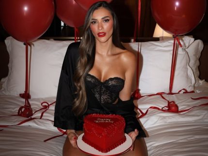 Tainá Militão festeja 29 anos com ensaio sensual